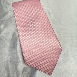 Wembley Pink Textured Men’s Neck Tie
